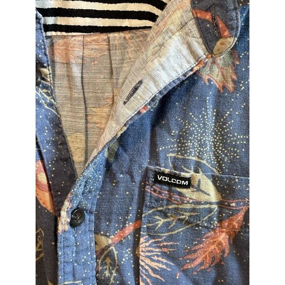 Volcom Modern Fit Short Sleeve Button Front‎ Stitched Design Shirt Mens Large - Picture 2 of 7